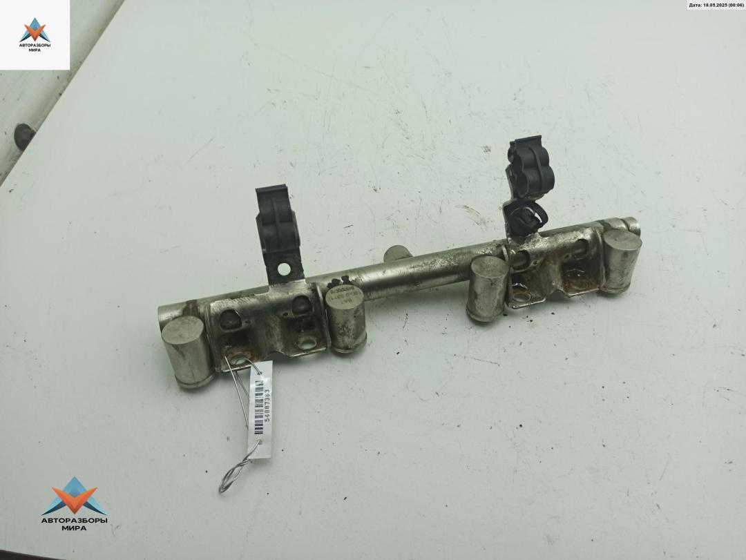 топливная рампа Peugeot 308 T7 2009, 1.6 л., бензин, МКПП, белый, хетчбэк 5 дв., 843320076 - фото №1