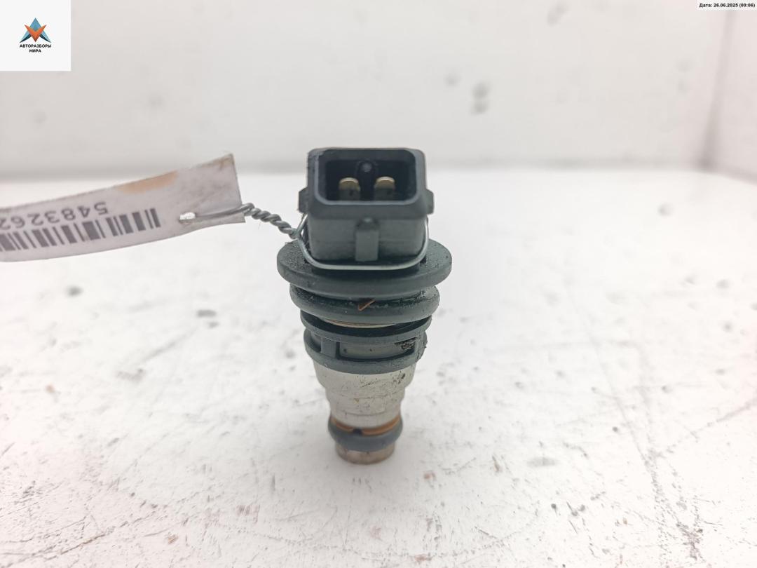 форсунка Peugeot 406 1 поколение 1995, 1.6 л., бензин, МКПП, красный, седан, IW720 - фото №1