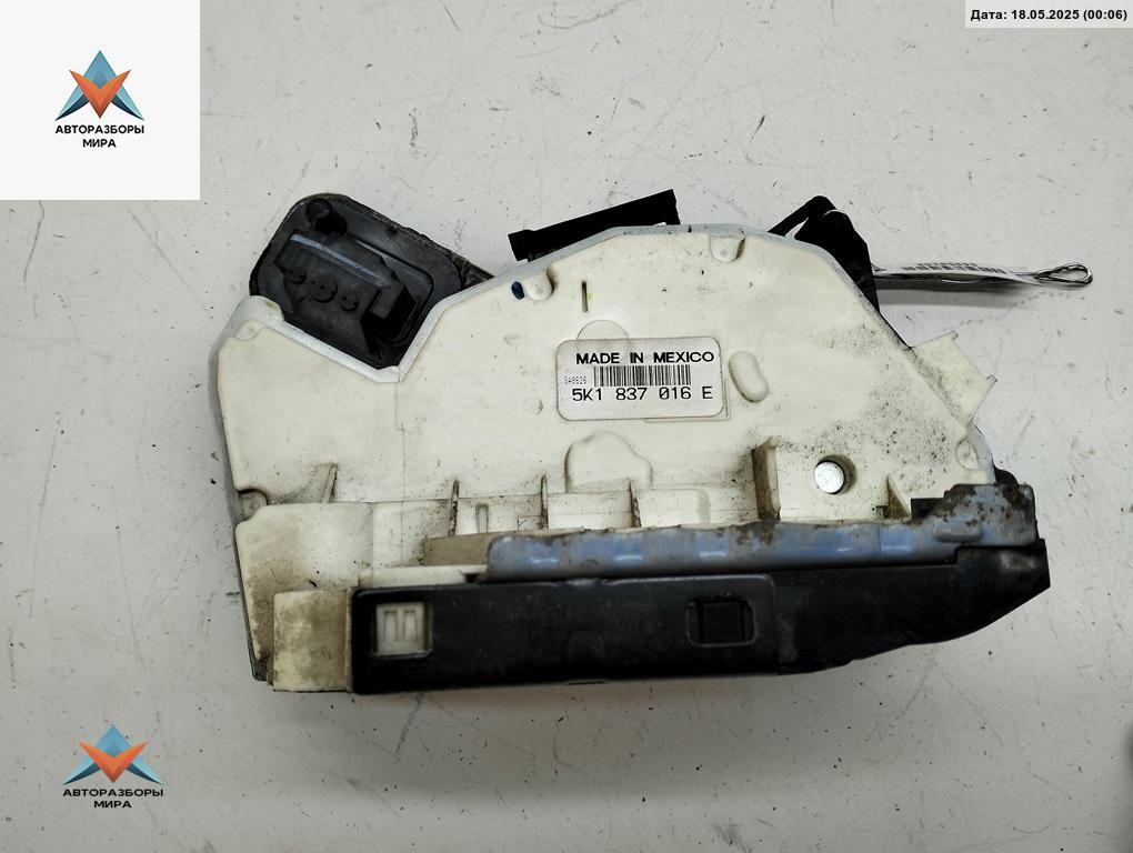 замок двери передней правой Volkswagen Passat B7 2012, 2.5 л., бензин, АКПП, синий, седан, 5K1837016E - фото №1