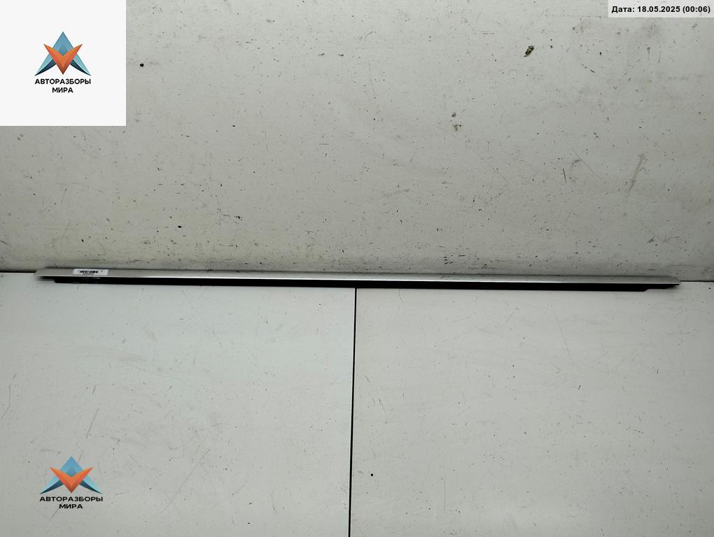 Молдинг стекла двери задней правой наружный Volkswagen Passat B7 2012, 2.5 л., бензин, АКПП, синий, седан - фото №1