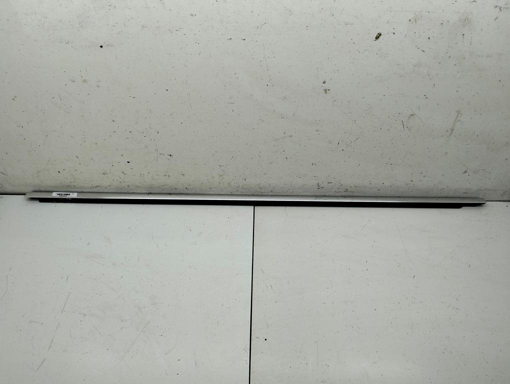 Молдинг стекла двери задней правой наружный Volkswagen Passat B7 USA 2012, 2.5 л., бензин, АКПП, синий, седан