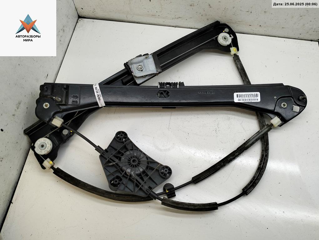 стеклоподъемник электрический передний правый Volkswagen Passat B7 2012, 2.5 л., бензин, АКПП, синий, седан, 561837462A - фото №1