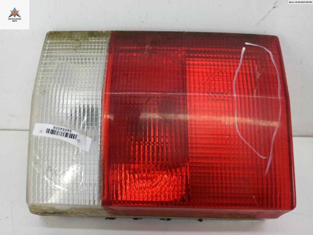 фонарь крышки багажника левый Audi 80 8A/B3 1990, 1.6 л., бензин, МКПП, красный, седан, 893945093A - фото №1