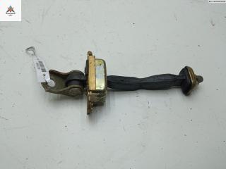 ограничитель открывания двери Nissan Primera P11 2000, хетчбэк 5 дв.