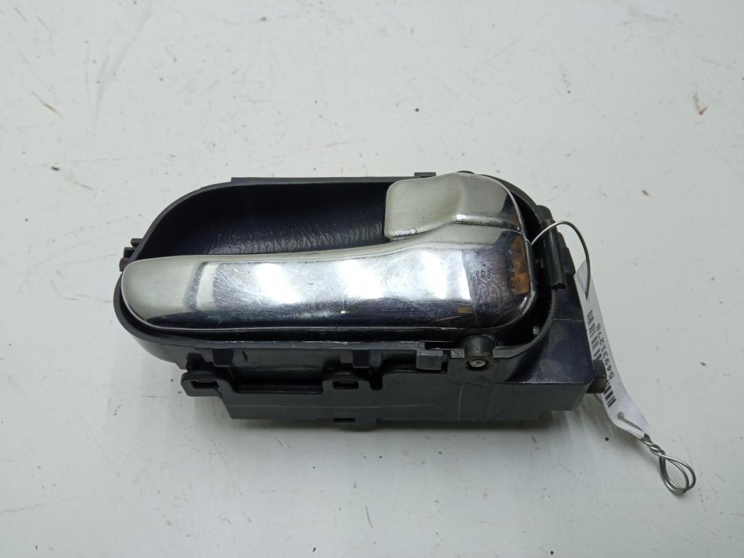 ручка внутренняя передняя правая Nissan Primera P11 2000, 1.6 л., бензин, МКПП, серый, хетчбэк 5 дв.
