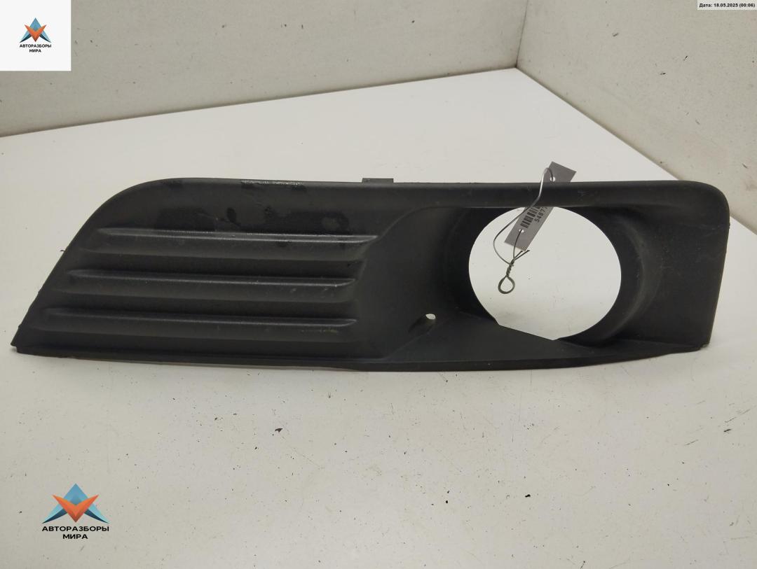 рамка фары противотуманной правой Ford Focus 2 поколение 2005, 1.6 л., дизель, МКПП, серый, универсал, 4M5119952AE - фото №1
