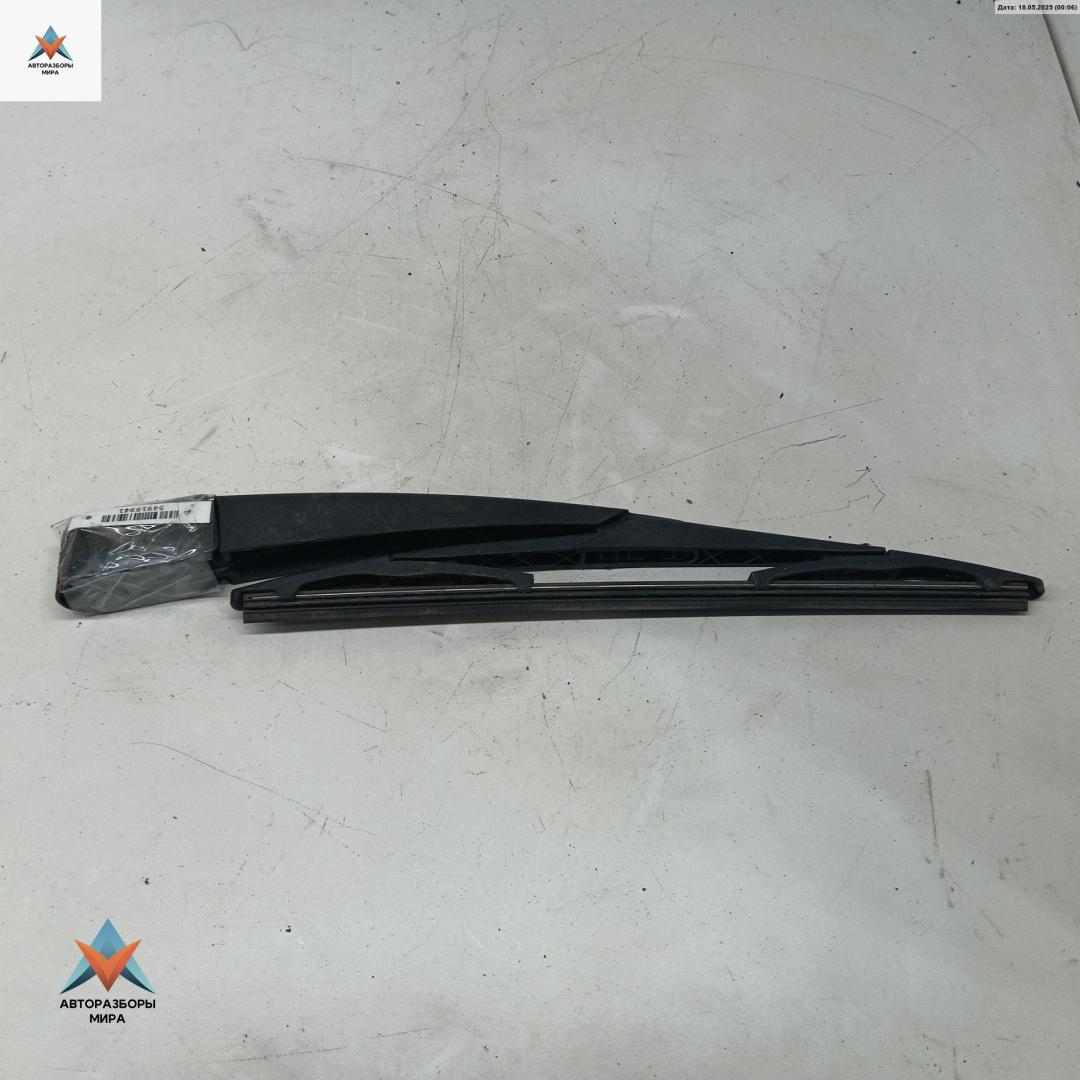 Щеткодержатель (поводок стеклоочистителя) задний Ford Focus 3 поколение 2012, 1.6 л., дизель, МКПП, серый, универсал, 87074 - фото №1