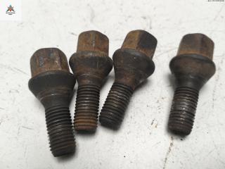 болт колесный Renault Megane 2 поколение [рестайлинг] 2007, 1.5 л., дизель, МКПП, серый, хетчбэк 5 дв., 8200030701