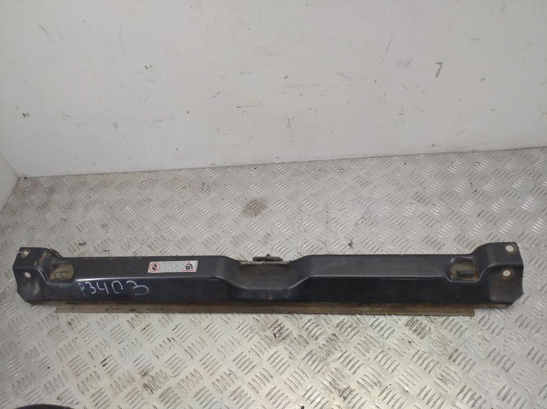 рамка капота Volkswagen Transporter T4 1993, 1.9 л., дизель, МКПП, белый, микроавтобус, 701010081D
