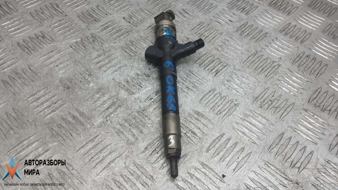 форсунка Mitsubishi L200 4 поколение 2010, 2.5 л., дизель, МКПП, внедорожник 5 дв., 1465A041 - фото №1