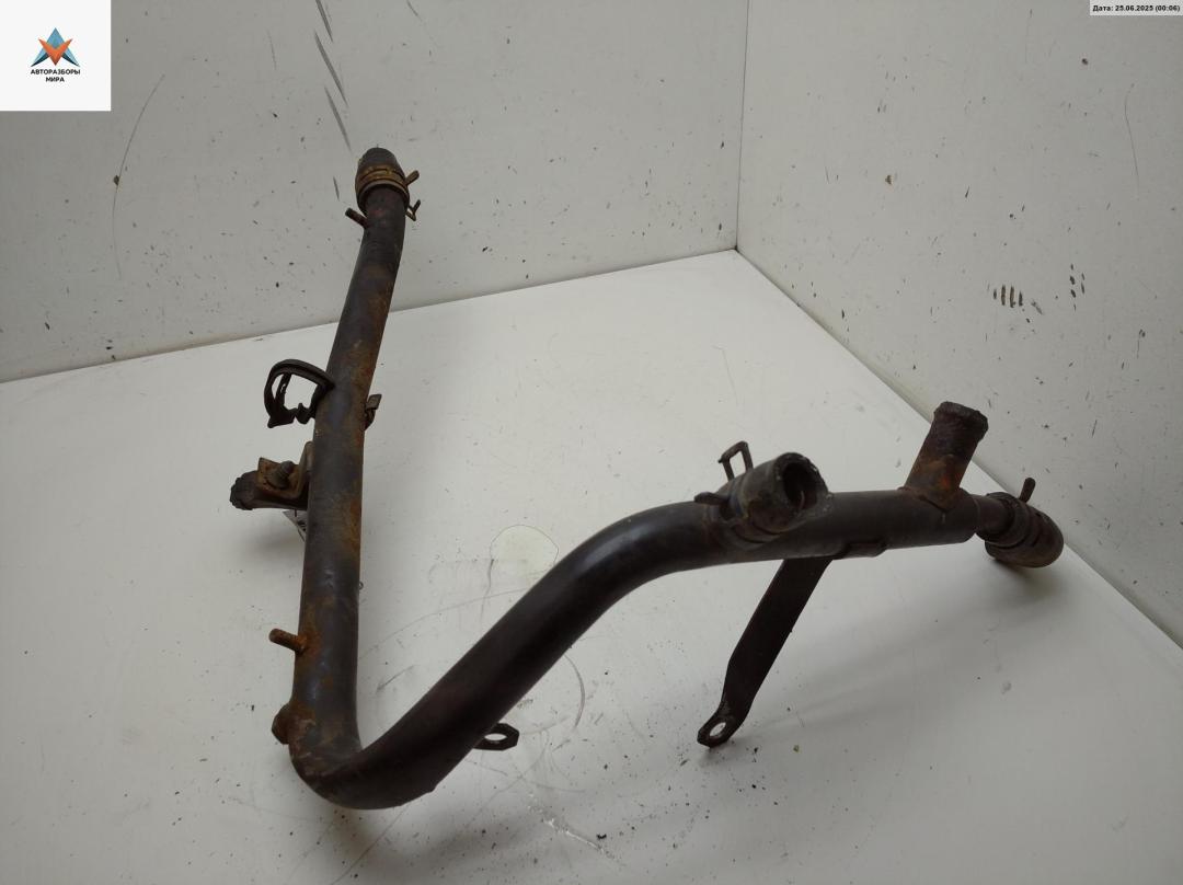 трубка охлаждающей жидкости Volkswagen Transporter T4 1992, 2.4 л., дизель, МКПП, 07411065J - фото №1