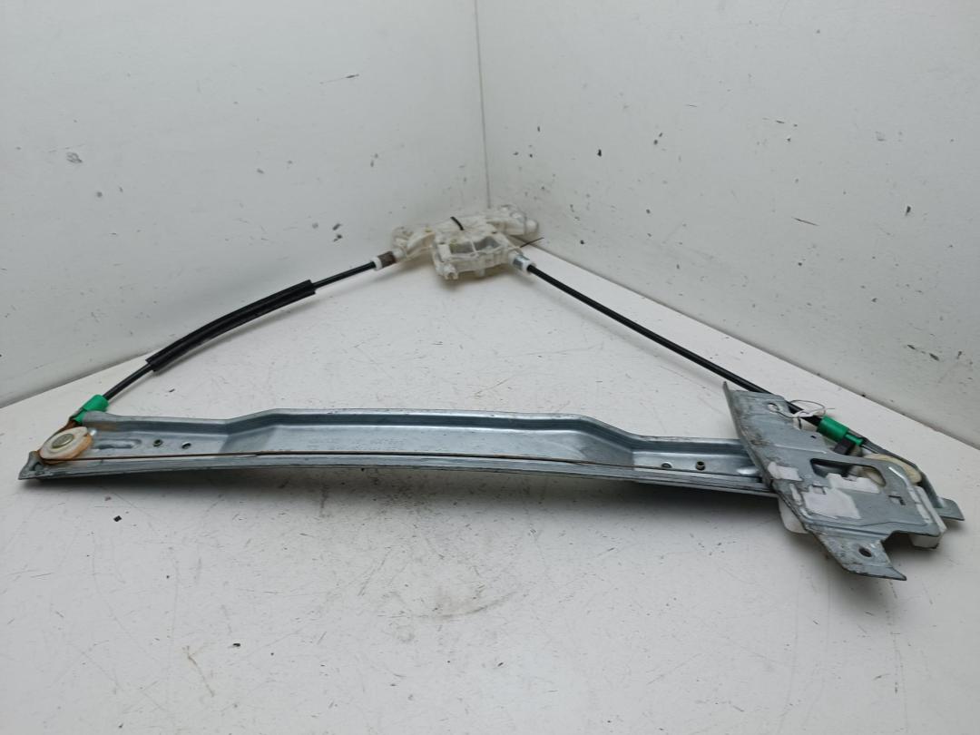 стеклоподъемник электрический передний левый Peugeot 407 2005, 3.0 л., бензин, АКПП, синий, универсал, 9644893580AVG