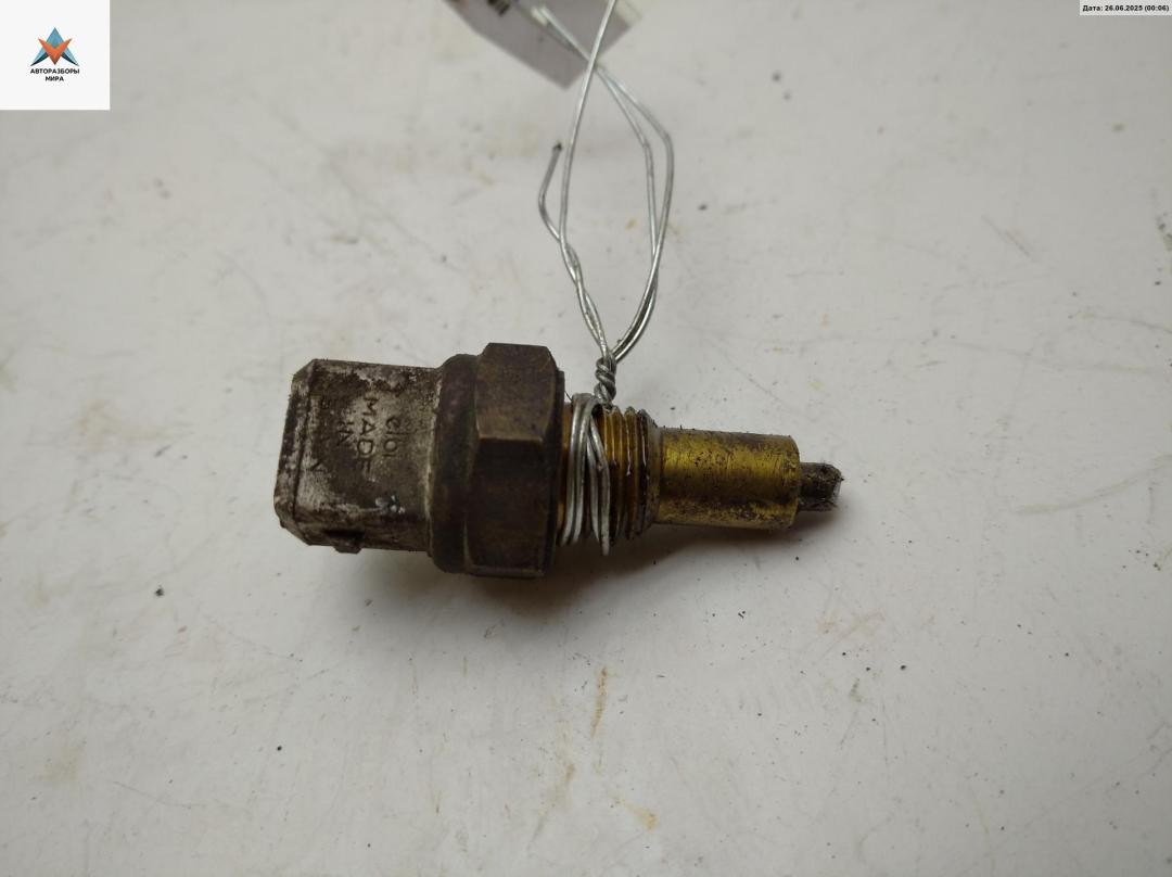 Датчик включения заднего хода (лягушка) Fiat Ducato 2 поколение 1997, 2.5 л., дизель, МКПП, белый, микроавтобус - фото №1