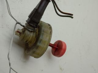 Крышка бачка тормозной жидкости Volkswagen Transporter T4 1993, 1.9 л., дизель, МКПП, белый, микроавтобус