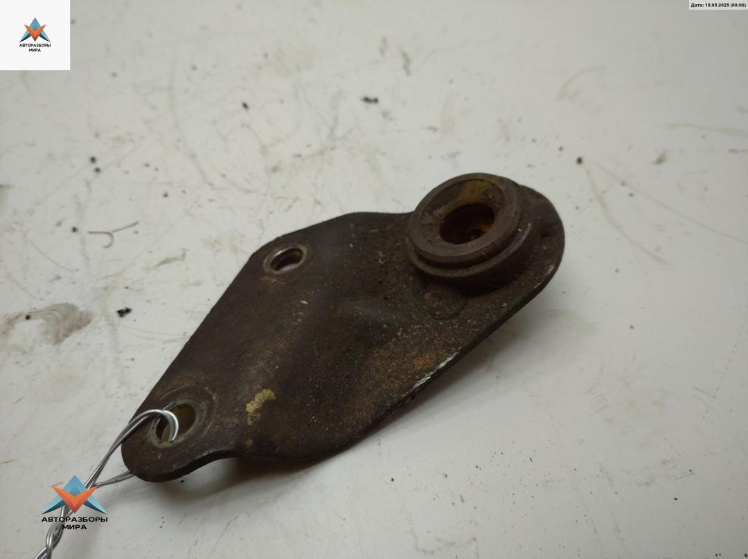 кронштейн (крепление) Volkswagen Transporter T4 1993, 1.9 л., дизель, МКПП, белый, микроавтобус, 701711166 - фото №1