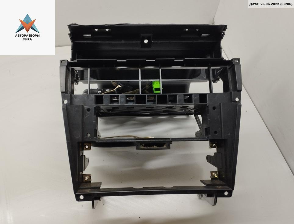 консоль салона (центральная часть) Audi A8 D2/4D 1998, 4.2 л., бензин, АКПП, синий, седан, 4D0857007 - фото №1