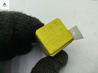 реле бензонасоса Opel Astra H/Family [рестайлинг] 2005, 1.7 л., дизель, МКПП, синий, универсал, 90226846