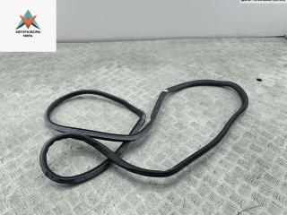 уплотнитель двери Audi A4 B7 2005, 2.0 л., бензин, МКПП, серый, универсал, 8E0831721B