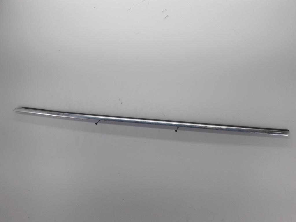 Молдинг стекла двери наружный Volkswagen Passat B5+ (GP) 2001, 1.9 л., дизель, МКПП, чёрный, универсал
