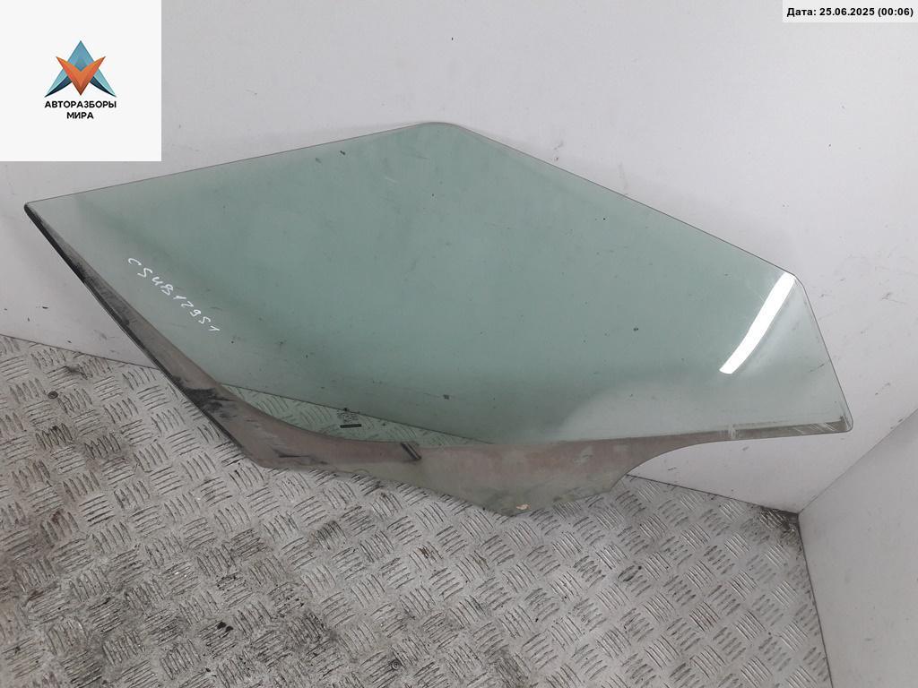 стекло двери передней правой Skoda Roomster 1 поколение 2007, 1.4 л., дизель, МКПП, серый, фургон, 5J885038351 - фото №1