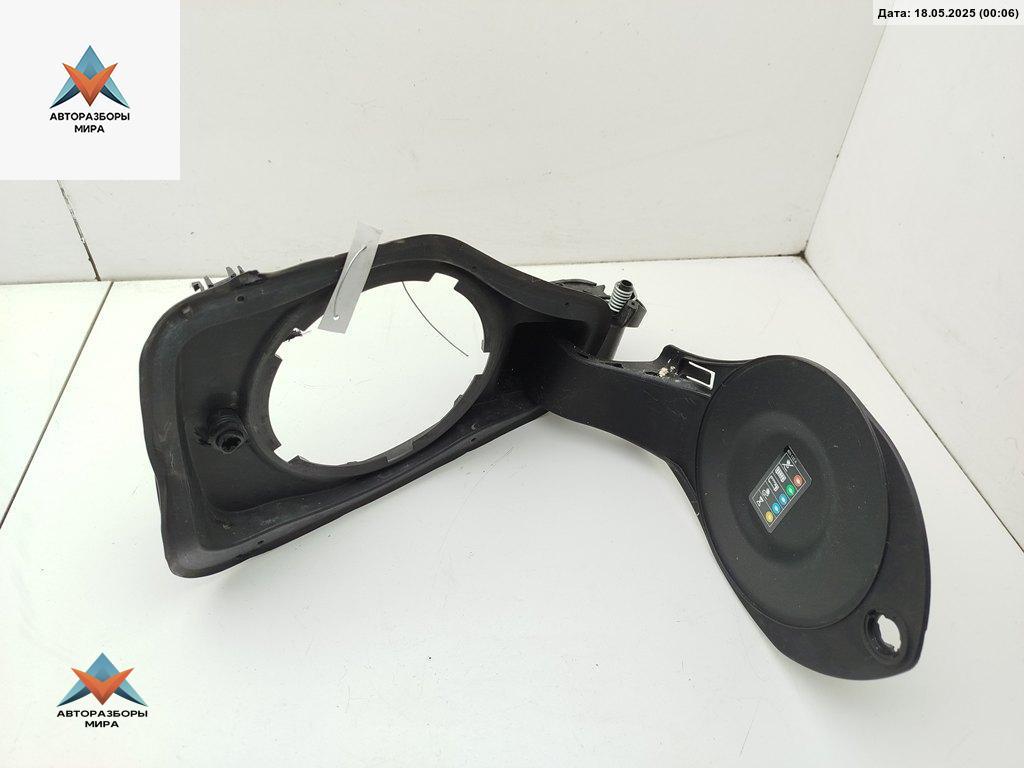 лючок топливного бака BMW 2 Tourer F45/F46 2019, 1.5 л., гибрид, АКПП, чёрный, минивэн, 51177350864, 7350864, 7377654 - фото №1