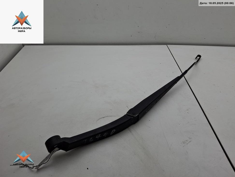 Щеткодержатель (поводок стеклоочистителя) передний Chevrolet Epica 1 поколение 2007, 2.0 л., дизель, АКПП, серый, седан - фото №1