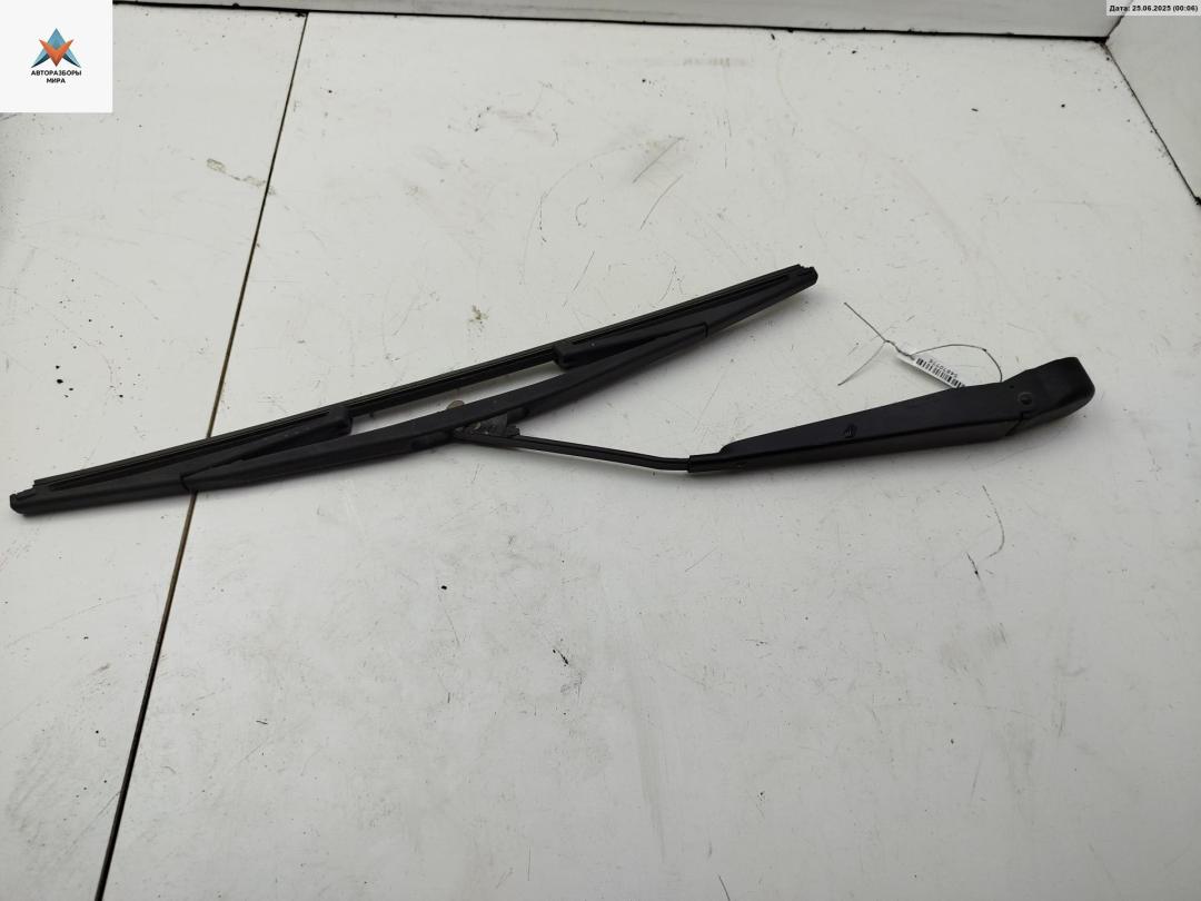 Щеткодержатель (поводок стеклоочистителя) задний Opel Meriva 1 поколение (A) 2005, 1.6 л., бензин, МКПП, серый, минивэн - фото №1