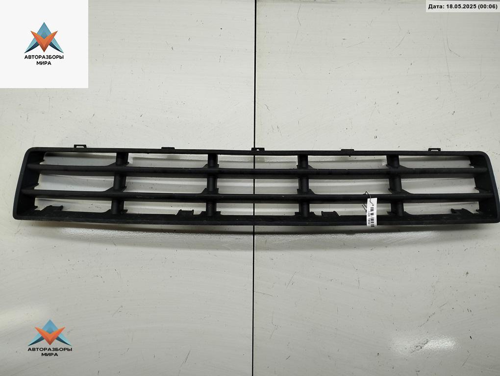 заглушка (решетка) в бампер Volkswagen Golf 4 поколение 2004, 1.9 л., дизель, МКПП, серый, универсал, 1J0853677B - фото №1