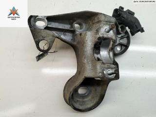 крепление стабилизатора / втулки стабилизатора Volkswagen Passat B5 1998, 1.9 л., дизель, МКПП, синий, седан, 4B0199352B