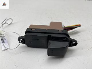 кнопка стеклоподъемника заднего правого Mazda 6 GG [рестайлинг] 2005, 2.0 л., бензин, МКПП, красный, хетчбэк 5 дв., GP9G66380