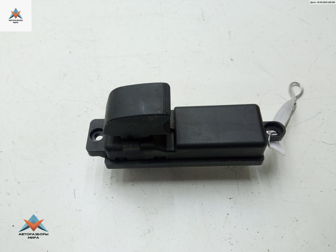 кнопка стеклоподъемника заднего левого Mazda 2 DE 2008, 1.3 л., бензин, МКПП, белый, хетчбэк 5 дв., D65166370 - фото №1