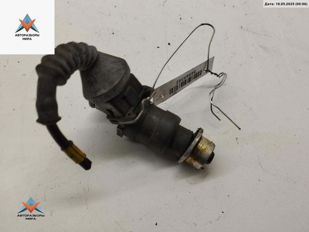 форсунка Audi A4 B5 1996, 2.6 л., бензин, АКПП, серый, седан, 078133551N - фото №1