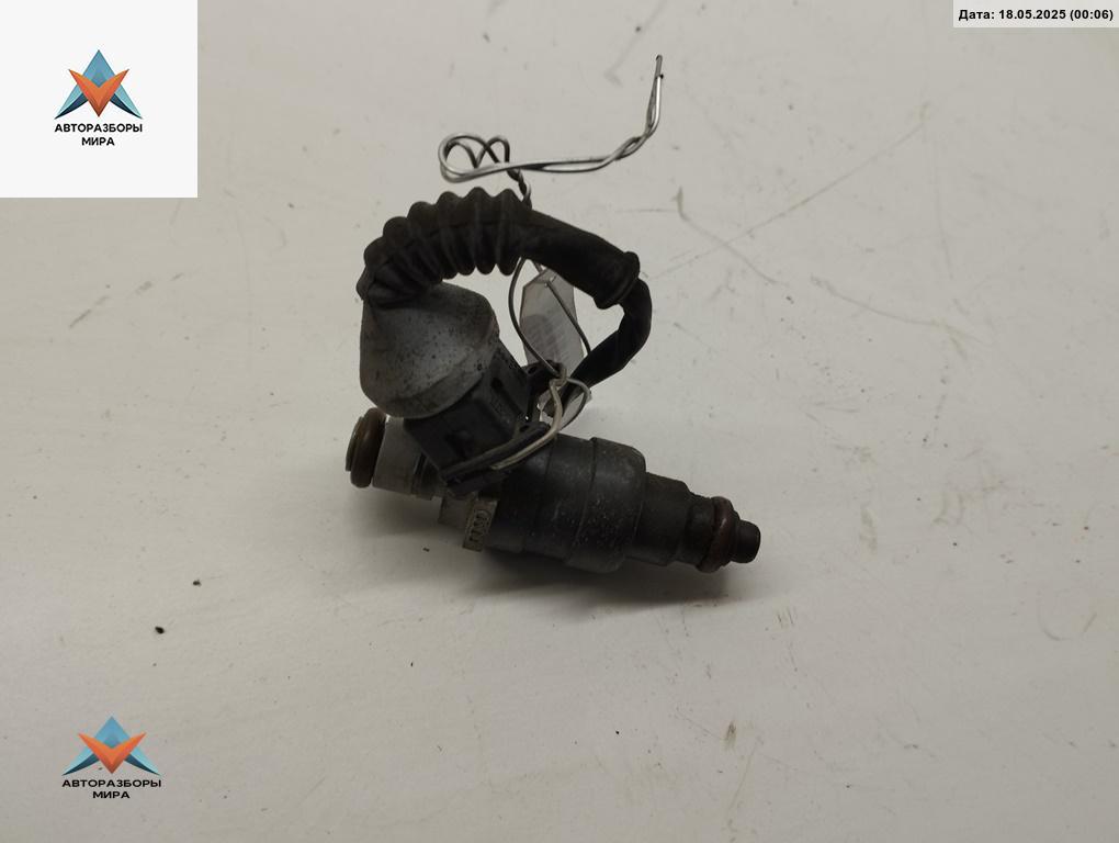 форсунка Audi A4 B5 1996, 2.6 л., бензин, АКПП, серый, седан, 078133551N - фото №1