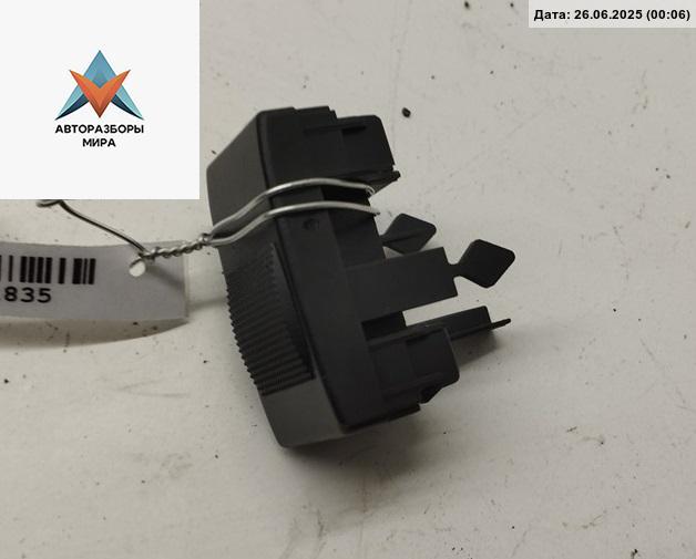 кнопка (выключатель) Audi A8 D2/4D 1998, 4.2 л., бензин, АКПП, синий, седан, 4D0941515 - фото №1