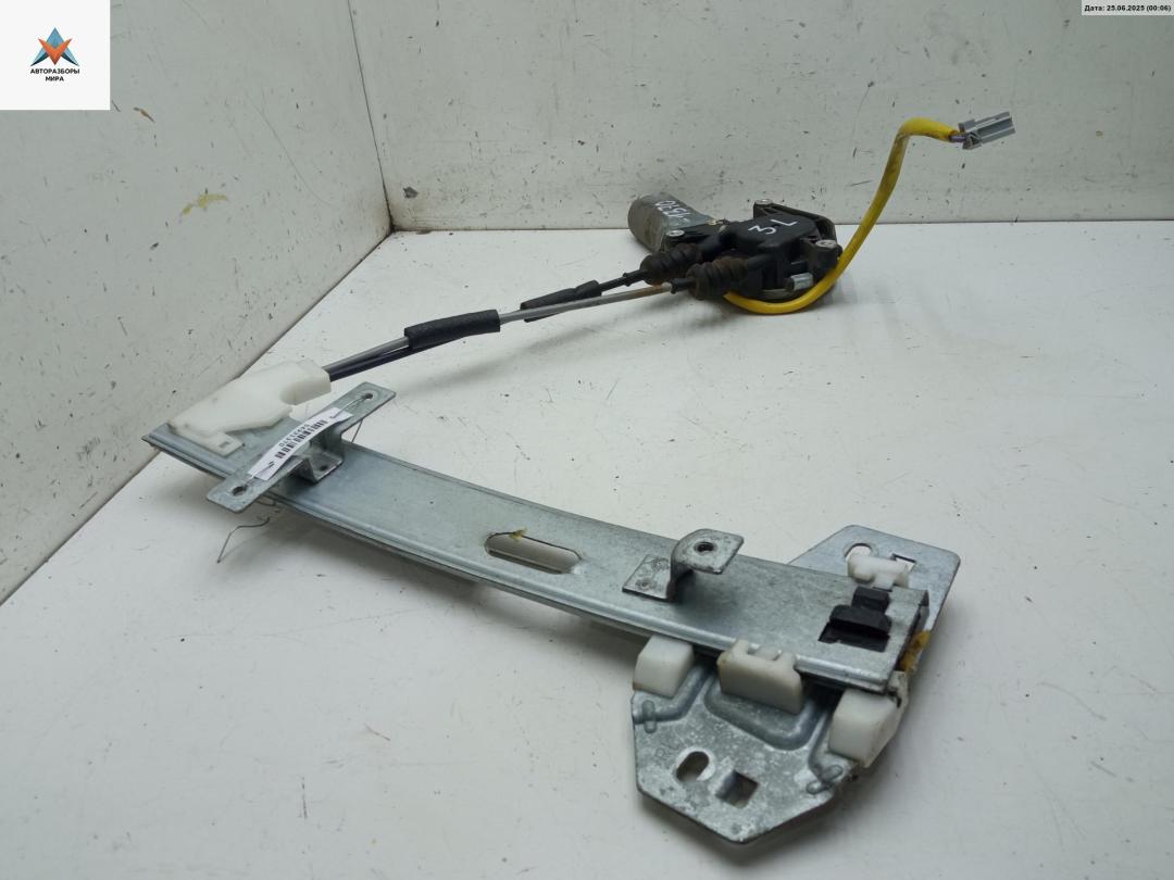 стеклоподъемник электрический задний левый Honda Accord 5 поколение 1994, 2.0 л., бензин, МКПП, красный, универсал - фото №1