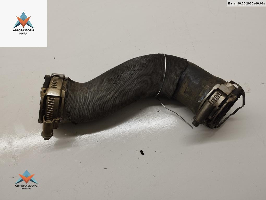 патрубок интеркулера Audi A6 4F/C6 2005, 2.7 л., дизель, АКПП, серый, универсал, 4F0105703H - фото №1
