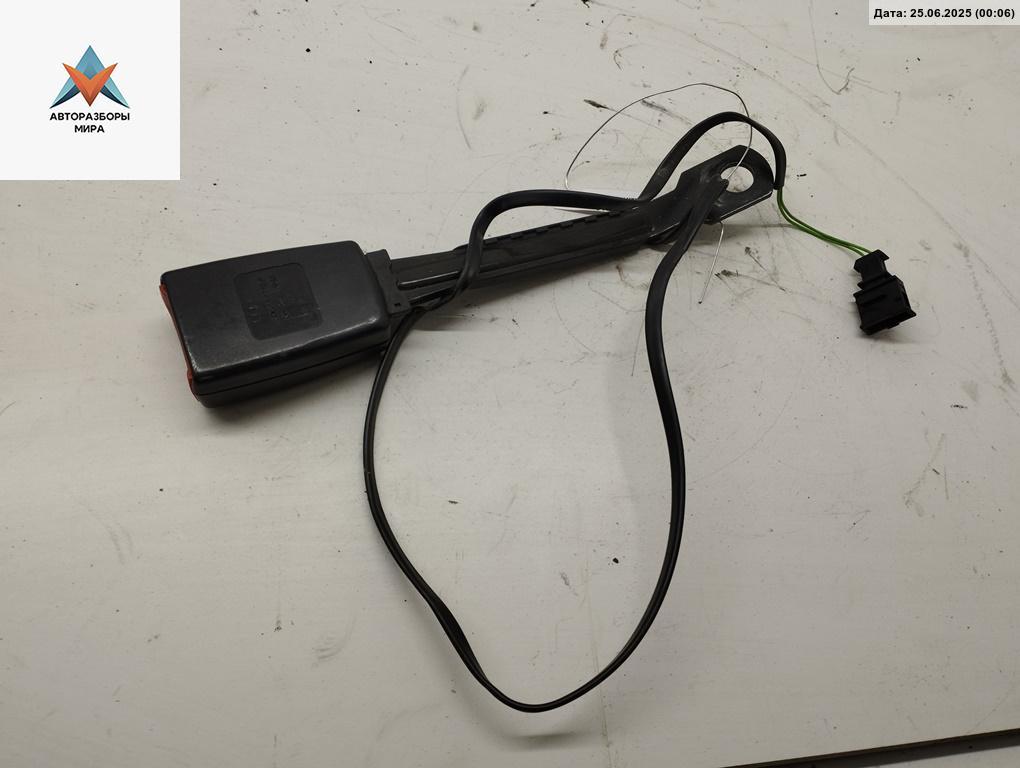 замок ремня безопасности Audi A8 D2/4D 1998, 4.2 л., бензин, АКПП, синий, седан, 4D0657755P - фото №1