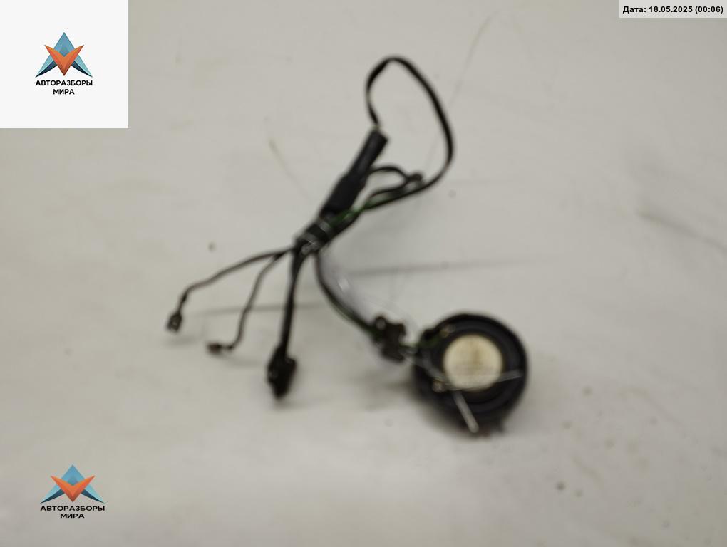 динамик высокочастотный (пищалка) Audi A4 B5 1996, 2.6 л., бензин, АКПП, серый, седан, 8D0035399 - фото №1