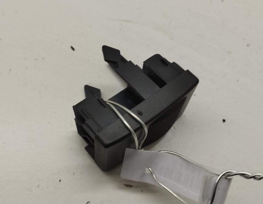 кнопка (выключатель) Audi A8 D2 1998, 4.2 л., бензин, АКПП, синий, седан, 4D0941515