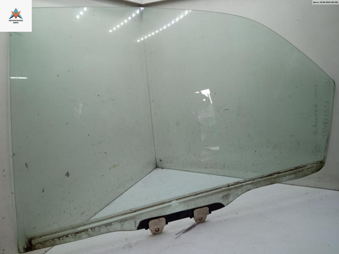 стекло двери задней левой Honda Accord 5 поколение 1994, 2.0 л., бензин, МКПП, красный, универсал - фото №1