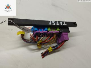 Реле стеклоочистителя (дворников) Audi A8 D2/4D 1998, 4.2 л., бензин, АКПП, синий, седан, 812937503A