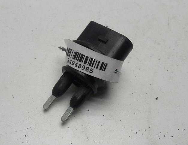 датчик уровня омывающей жидкости Volkswagen Golf 5 поколение 2006, 2.0 л., дизель, АКПП, красный, хетчбэк 5 дв., 7M0919376 - фото №1