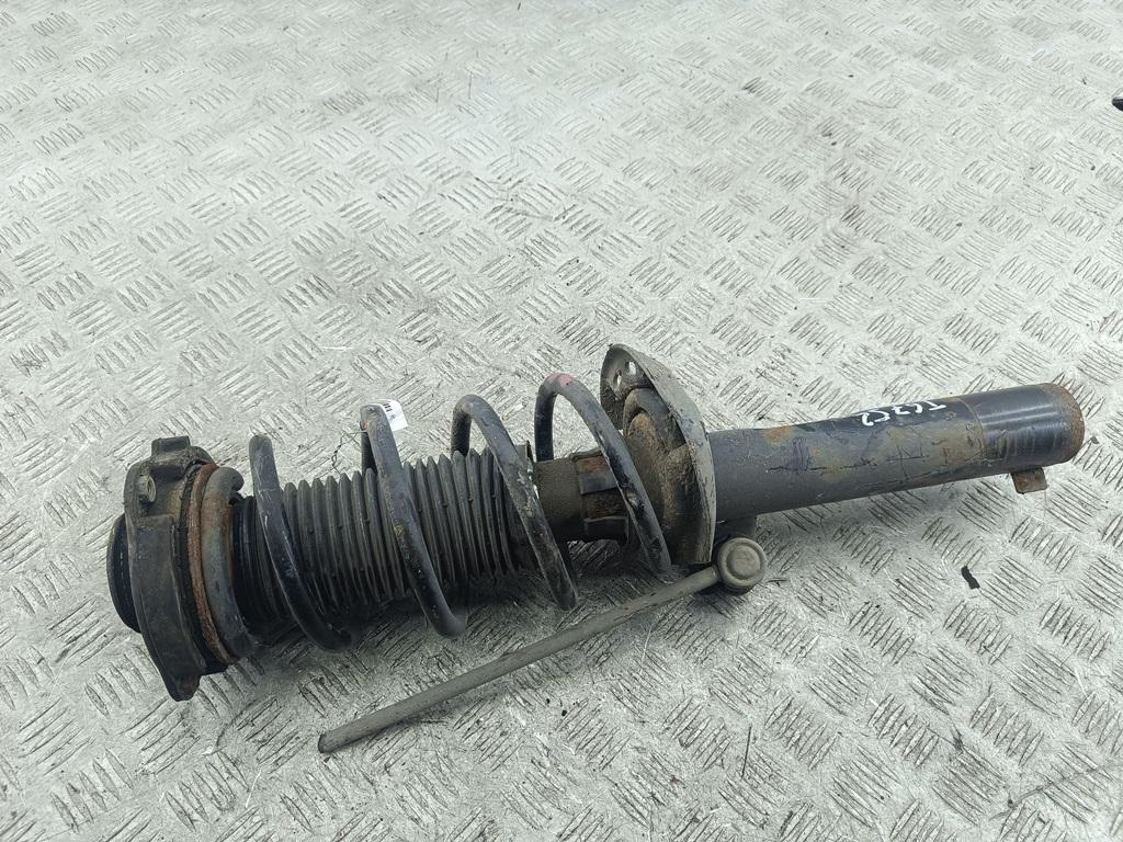 стойка передняя Volkswagen Golf 5 поколение 2006, 2.0 л., дизель, АКПП, красный, хетчбэк 5 дв. - фото №1