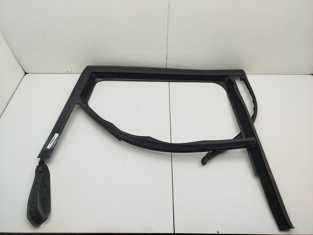 уплотнитель двери BMW 2 Tourer F45/F46 2019, 1.5 л., гибрид, АКПП, чёрный, минивэн, 8498414, 8498412