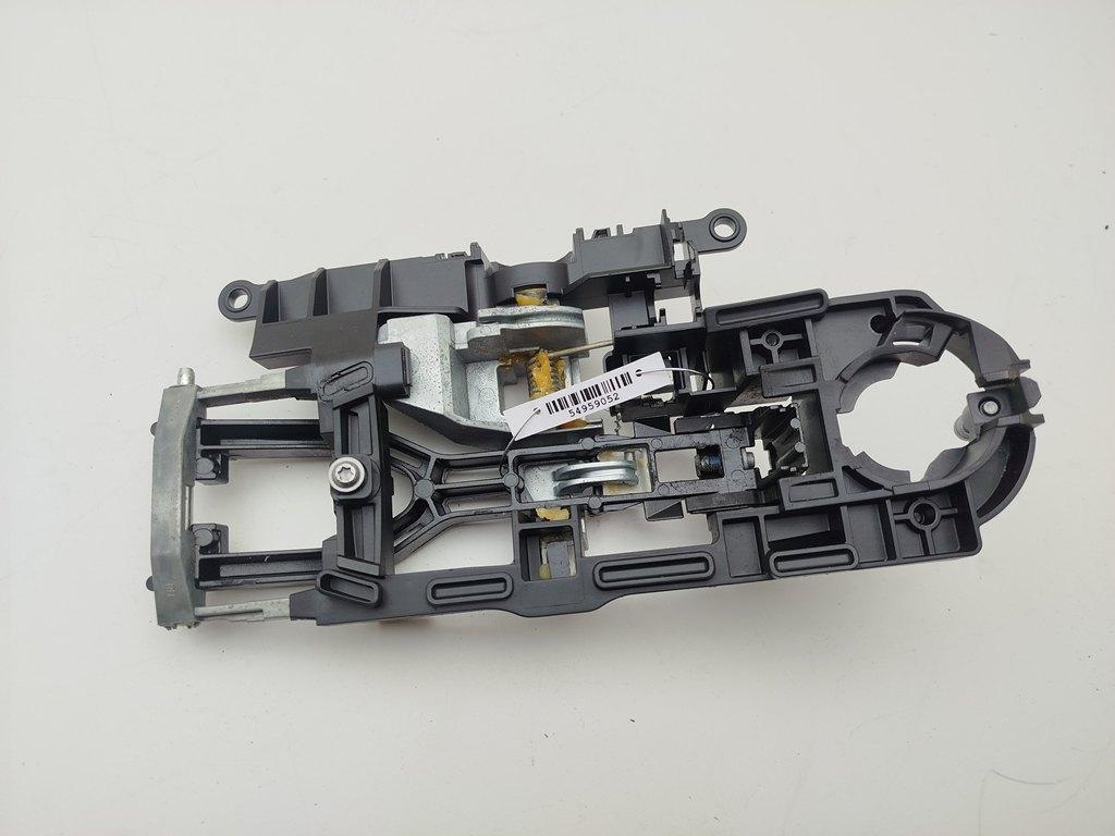 Корпус (держатель) ручки двери передней правой BMW 7 F01/F02 2012, 3.0 л., гибрид, АКПП, серый, седан, 7187228