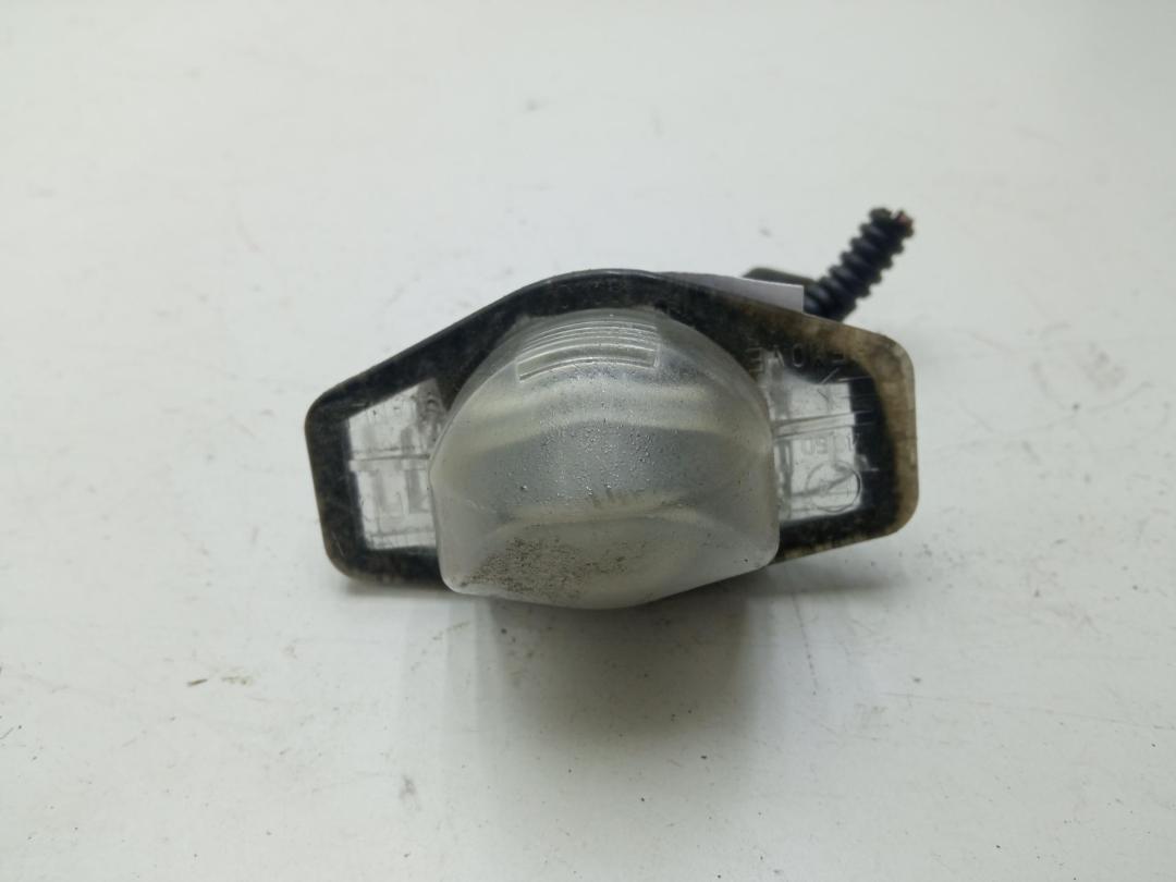 подсветка номера Honda Jazz 2002, 1.3 л., бензин, МКПП, синий, хетчбэк 5 дв.