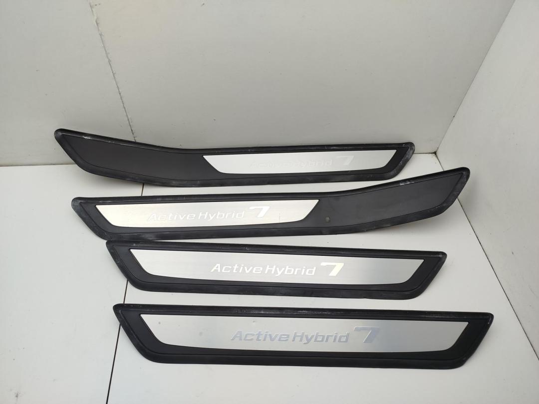 Накладка на порог внутренняя (салона) BMW 7 F01/F02 2012, 3.0 л., гибрид, АКПП, серый, седан, 51477260551, 51477263607, 51477263608