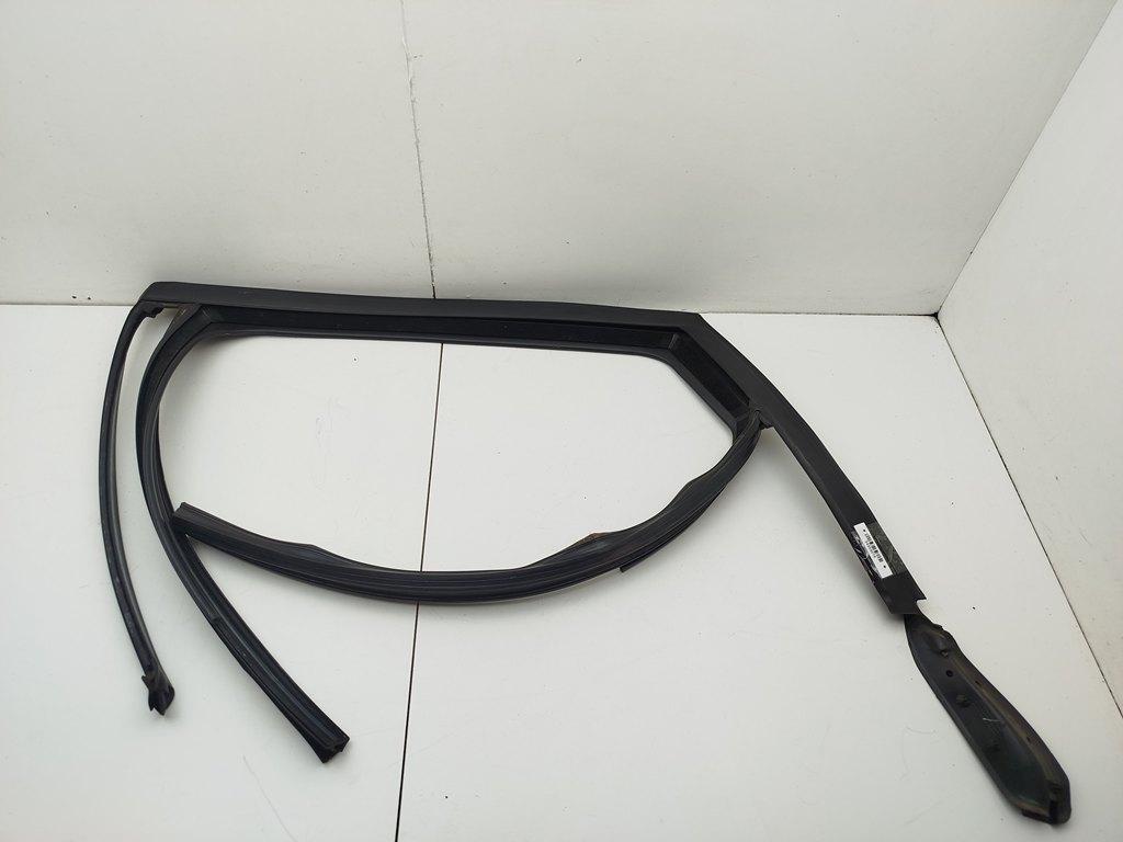 уплотнитель двери BMW 2 Tourer F45/F46 2019, 1.5 л., гибрид, АКПП, чёрный, минивэн, 8498413, 8498411
