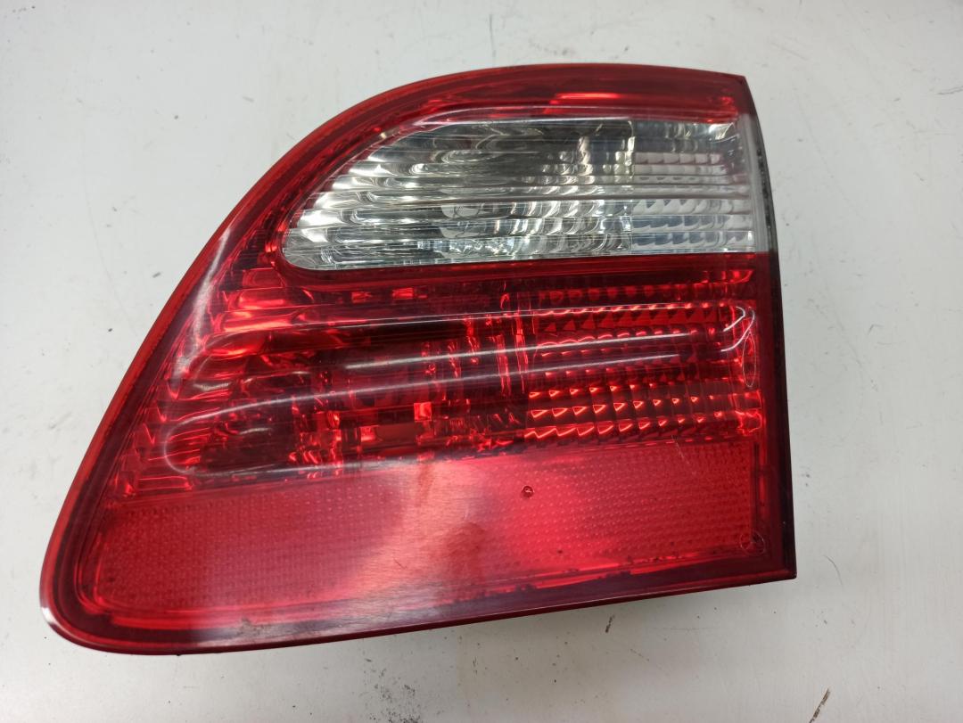 фонарь крышки багажника правый Mercedes-Benz E W211 2003, 2.2 л., дизель, АКПП, серый, универсал, 2118201464
