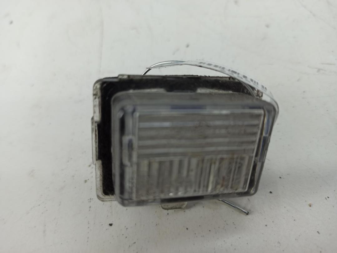 подсветка номера Mercedes-Benz E W212 2010, 3.0 л., дизель, АКПП, бежевый, универсал, 2218200456